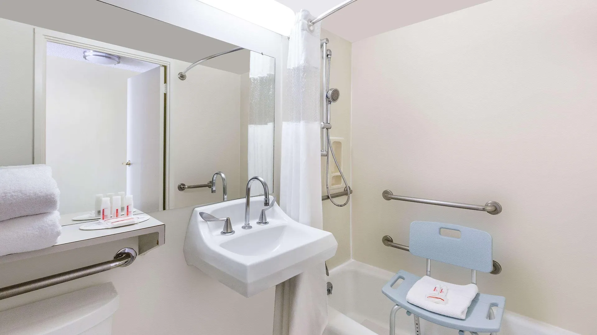 Ramada Plaza By Wyndham Waikiki Hotel Honolulu United States